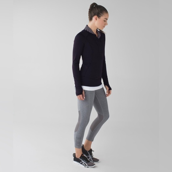 Lululemon Think Fast Pullover Shirt in Black Parallel Stripe Black White Size 4 - Picture 12 of 16